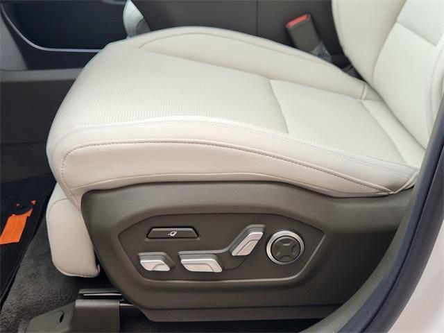new 2025 Hyundai SANTA FE HEV car, priced at $48,730