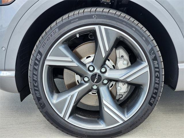 new 2025 Genesis GV80 car, priced at $82,824