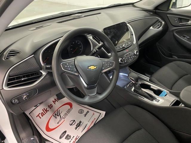 new 2024 Chevrolet Malibu car, priced at $25,878
