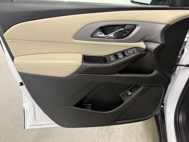 used 2023 Chevrolet Traverse car, priced at $29,729
