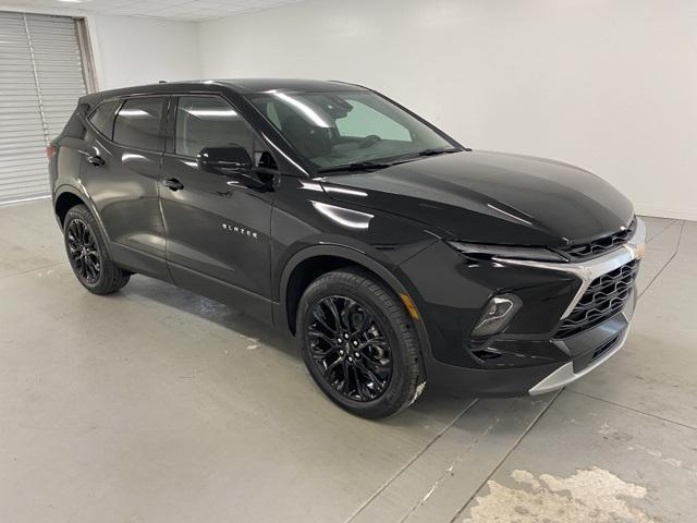 new 2025 Chevrolet Blazer car, priced at $40,095