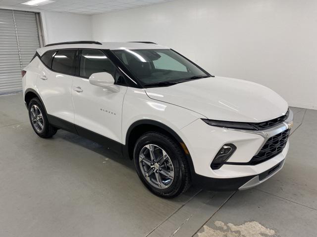 new 2025 Chevrolet Blazer car, priced at $38,060