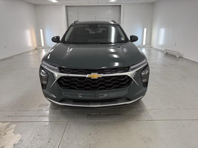 new 2025 Chevrolet Trax car, priced at $25,525