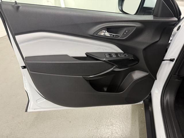 new 2025 Chevrolet Trax car, priced at $24,690