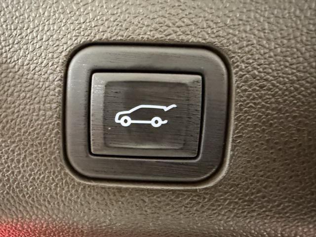 used 2024 Cadillac Escalade ESV car, priced at $94,968