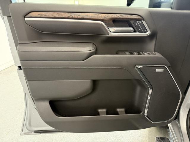 new 2025 GMC Sierra 2500 car, priced at $79,104