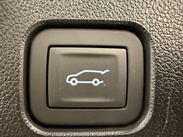 new 2025 GMC Acadia car, priced at $53,310