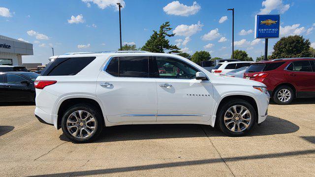 used 2021 Chevrolet Traverse car, priced at $33,900