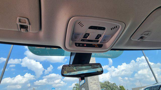 used 2021 Chevrolet Traverse car, priced at $33,900