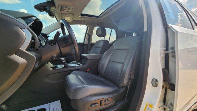 used 2021 Chevrolet Traverse car, priced at $33,900
