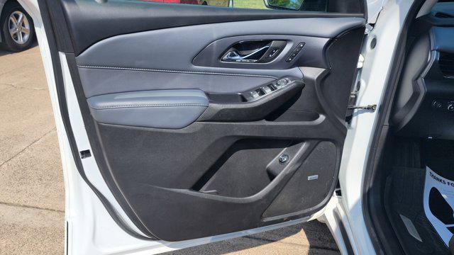 used 2021 Chevrolet Traverse car, priced at $33,900