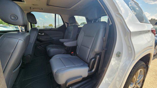 used 2021 Chevrolet Traverse car, priced at $33,900