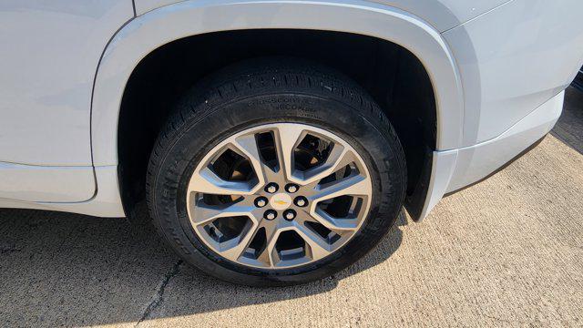 used 2021 Chevrolet Traverse car, priced at $33,900