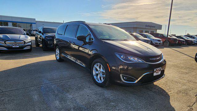 used 2017 Chrysler Pacifica car, priced at $6,900