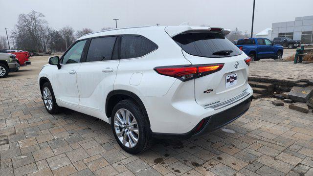 used 2022 Toyota Highlander car, priced at $42,000