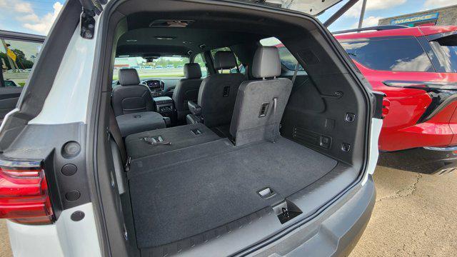 used 2023 Chevrolet Traverse car, priced at $40,000