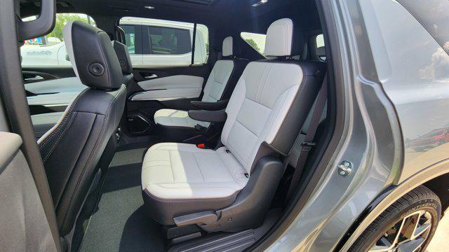 used 2025 Chevrolet Traverse car, priced at $62,000