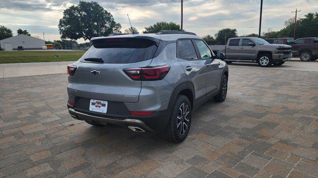 new 2025 Chevrolet TrailBlazer car, priced at $33,180