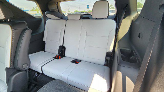 new 2025 Chevrolet Traverse car, priced at $58,195