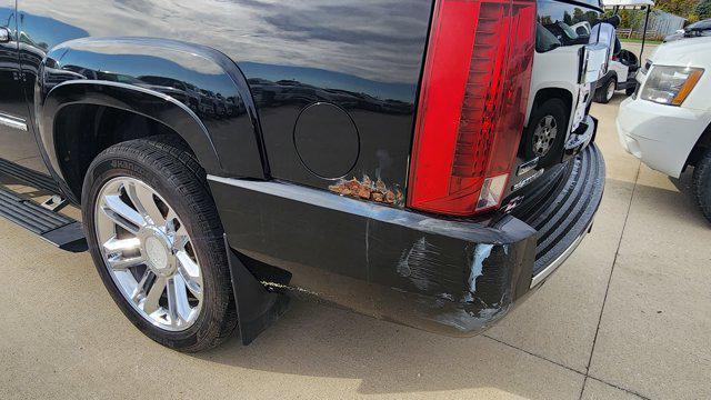 used 2010 Cadillac Escalade ESV car, priced at $9,900