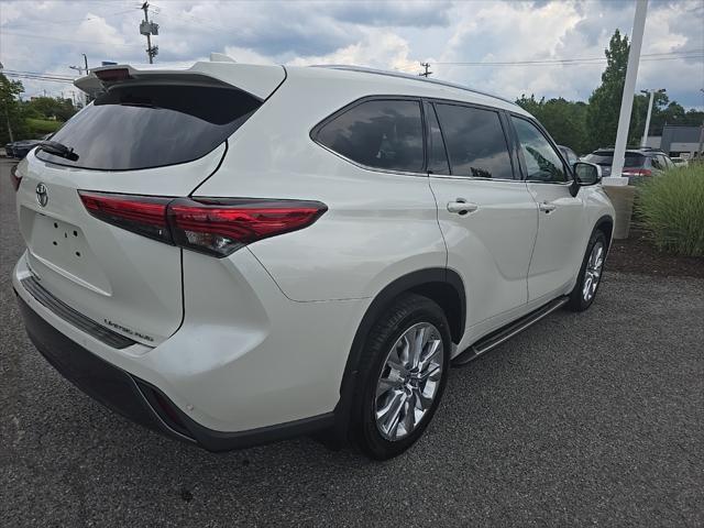 used 2021 Toyota Highlander car, priced at $34,300