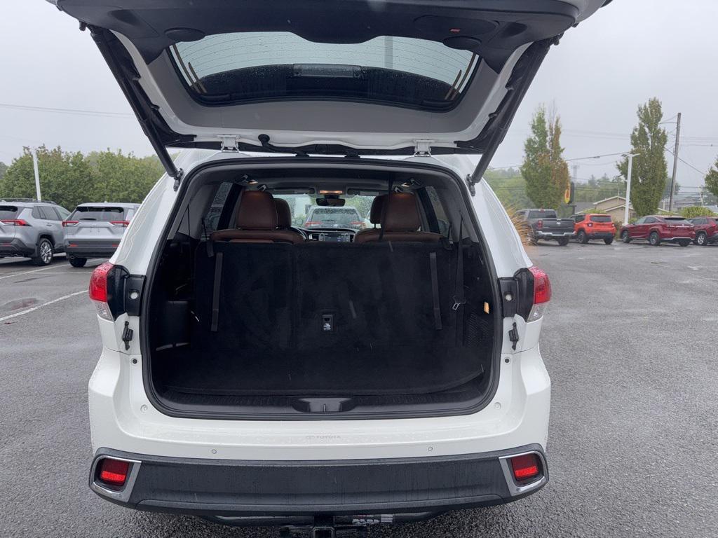 used 2018 Toyota Highlander car, priced at $22,500