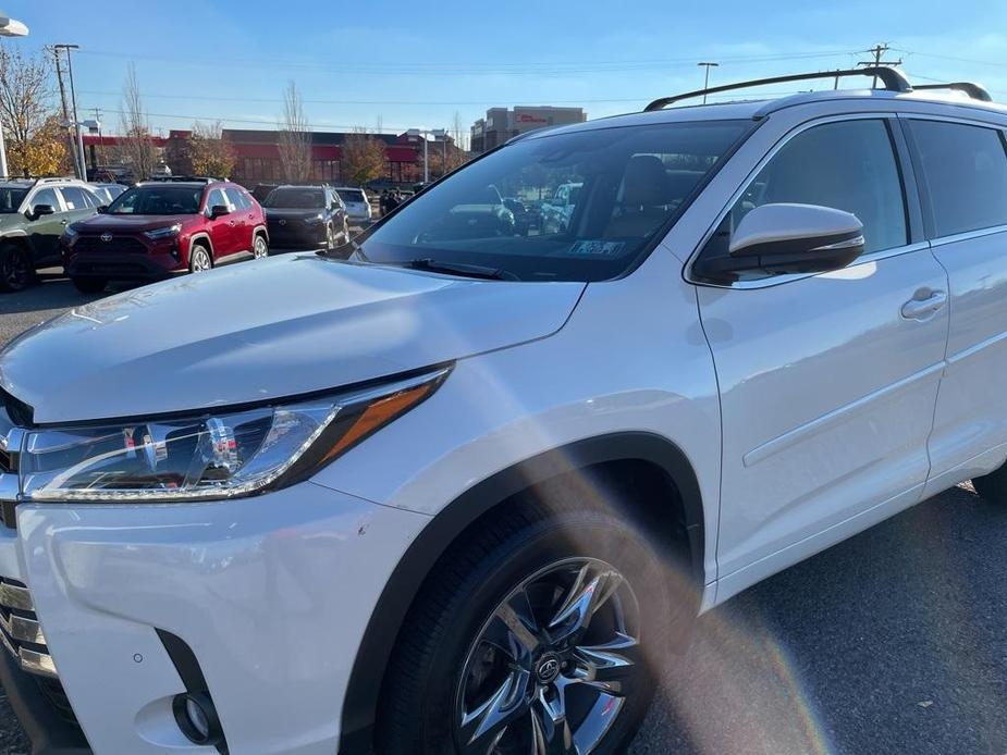 used 2018 Toyota Highlander car, priced at $27,400