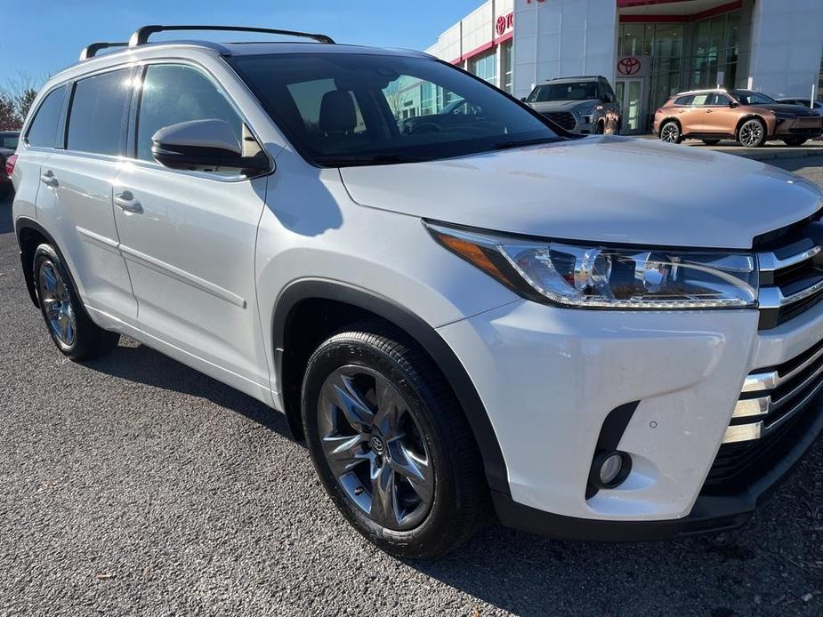 used 2018 Toyota Highlander car, priced at $27,400