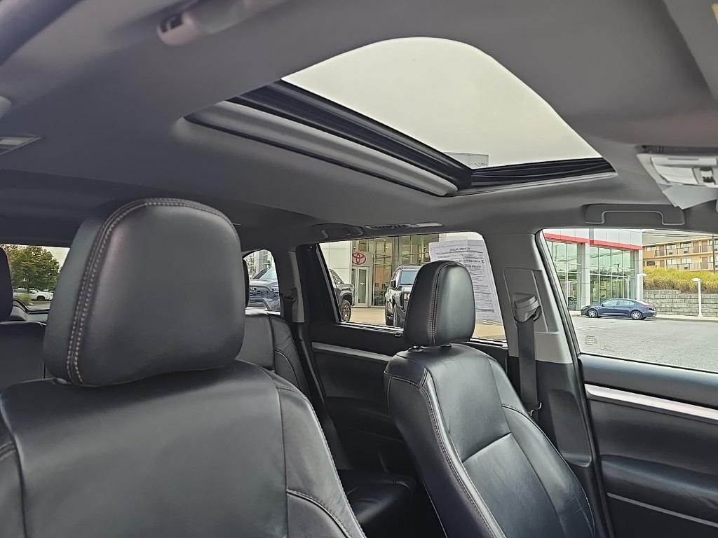 used 2016 Toyota Highlander car, priced at $12,900