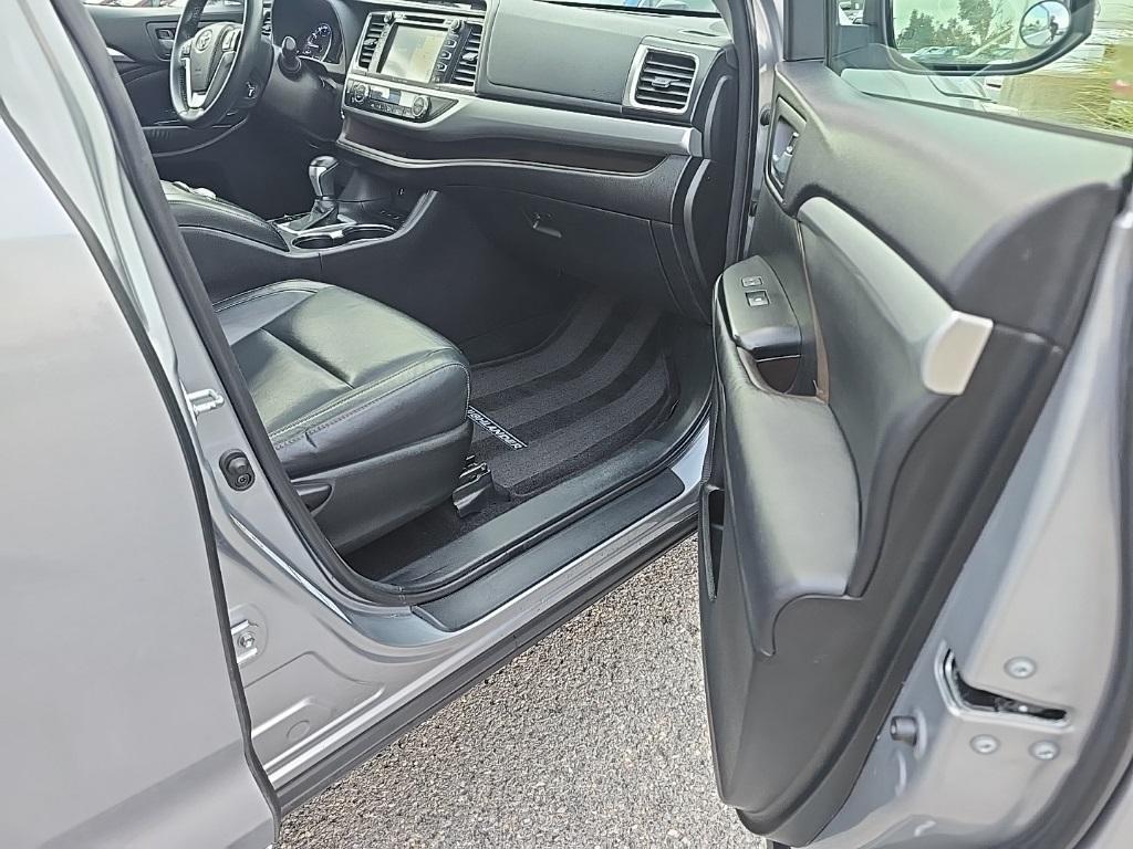 used 2016 Toyota Highlander car, priced at $12,900