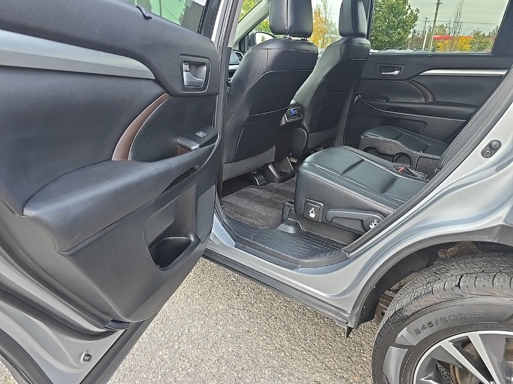 used 2016 Toyota Highlander car, priced at $12,900