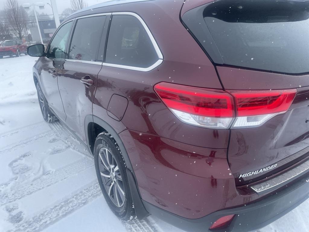 used 2019 Toyota Highlander car, priced at $23,900