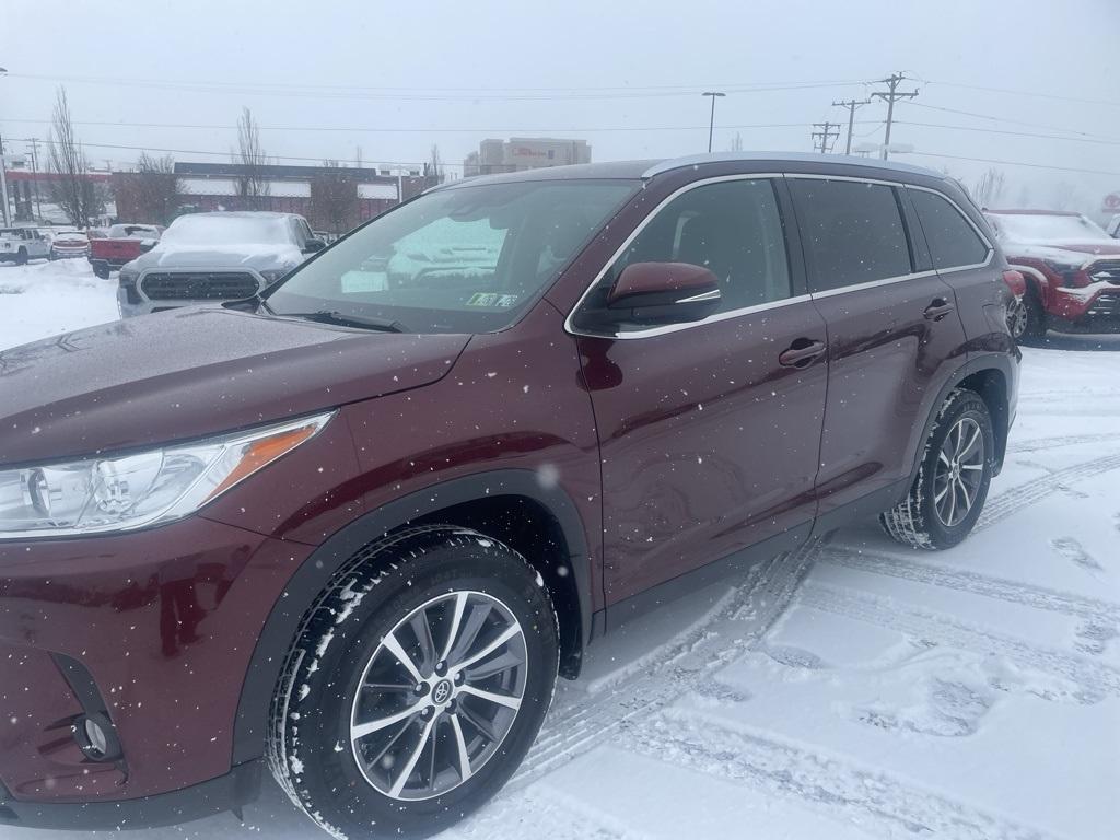 used 2019 Toyota Highlander car, priced at $23,900