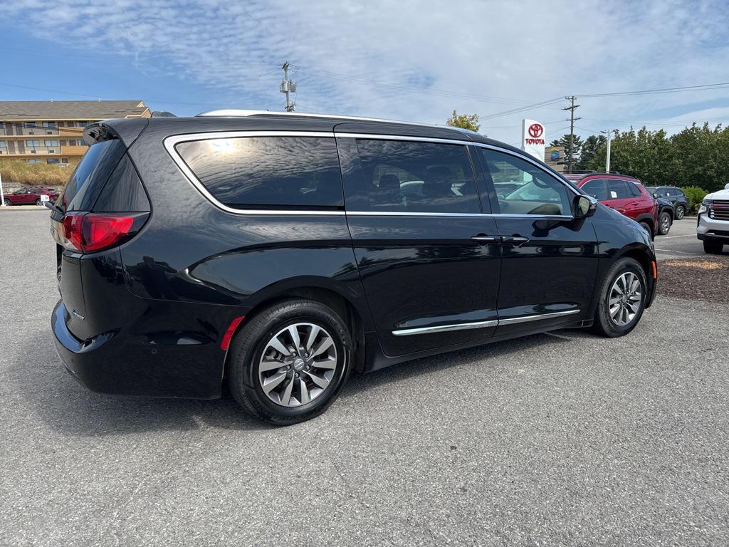 used 2020 Chrysler Pacifica Hybrid car, priced at $20,277