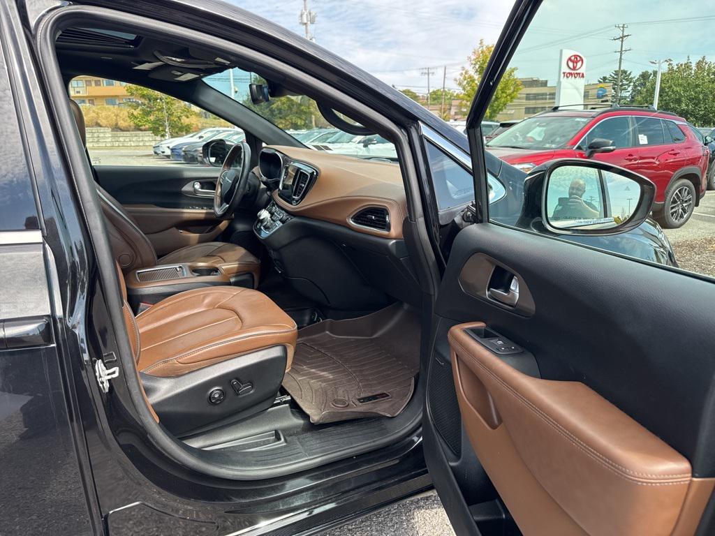 used 2020 Chrysler Pacifica Hybrid car, priced at $20,277