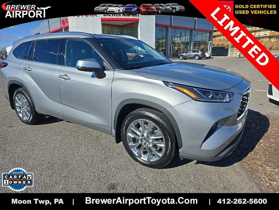 used 2020 Toyota Highlander car, priced at $31,300