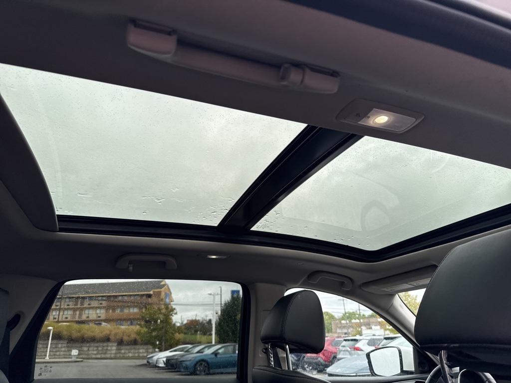 used 2023 Acura MDX car, priced at $34,333