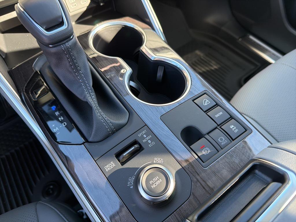 new 2026 Toyota Highlander car, priced at $56,882