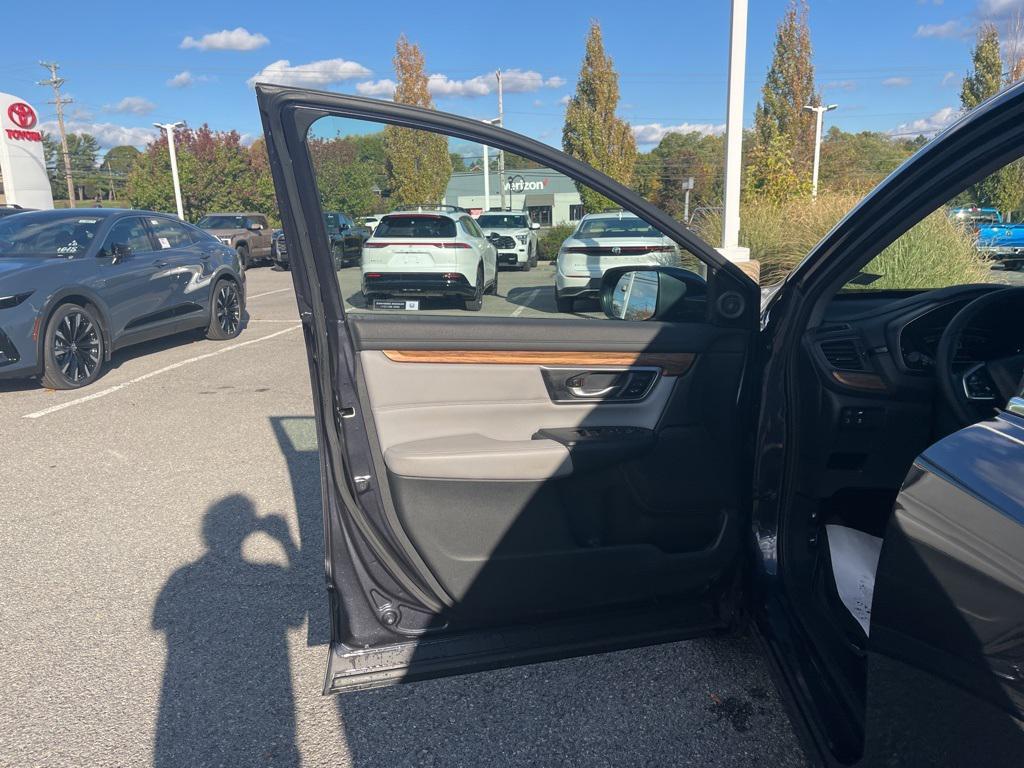 used 2018 Honda CR-V car, priced at $21,400