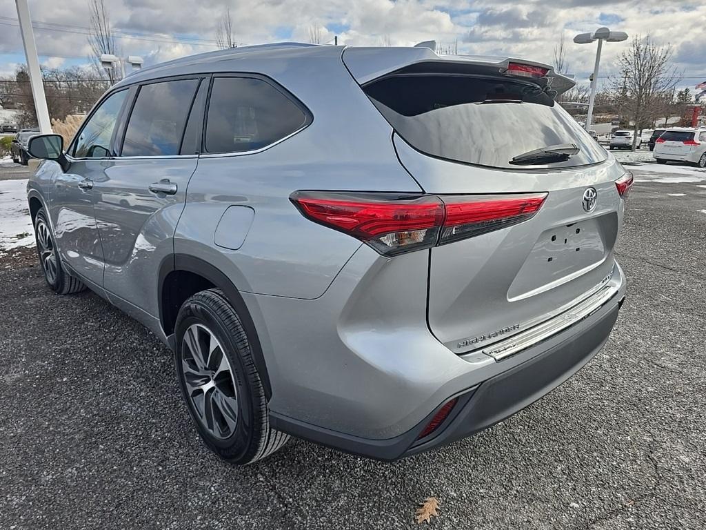 used 2020 Toyota Highlander car, priced at $26,533