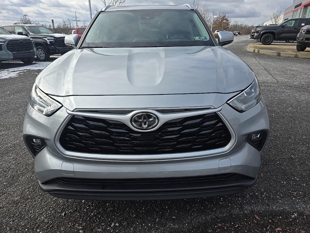 used 2020 Toyota Highlander car, priced at $26,533