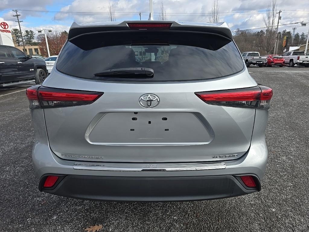 used 2020 Toyota Highlander car, priced at $26,533