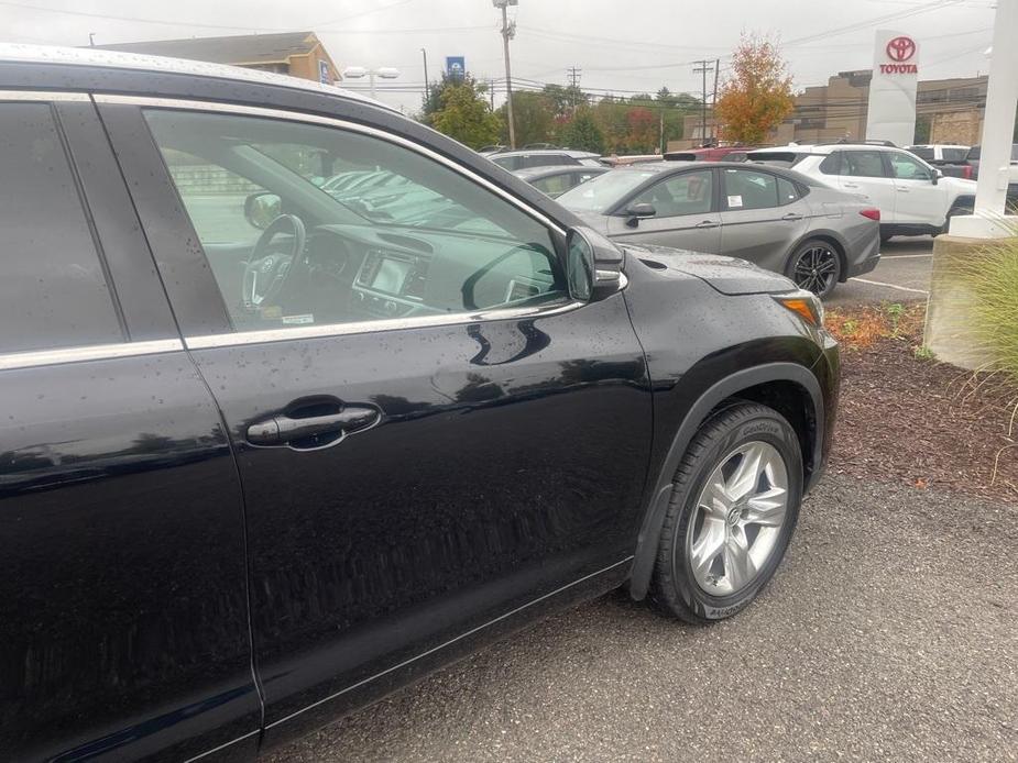 used 2019 Toyota Highlander car, priced at $27,733