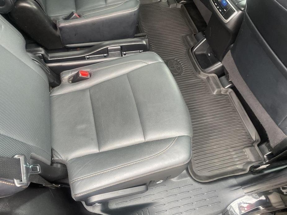 used 2019 Toyota Highlander car, priced at $27,733