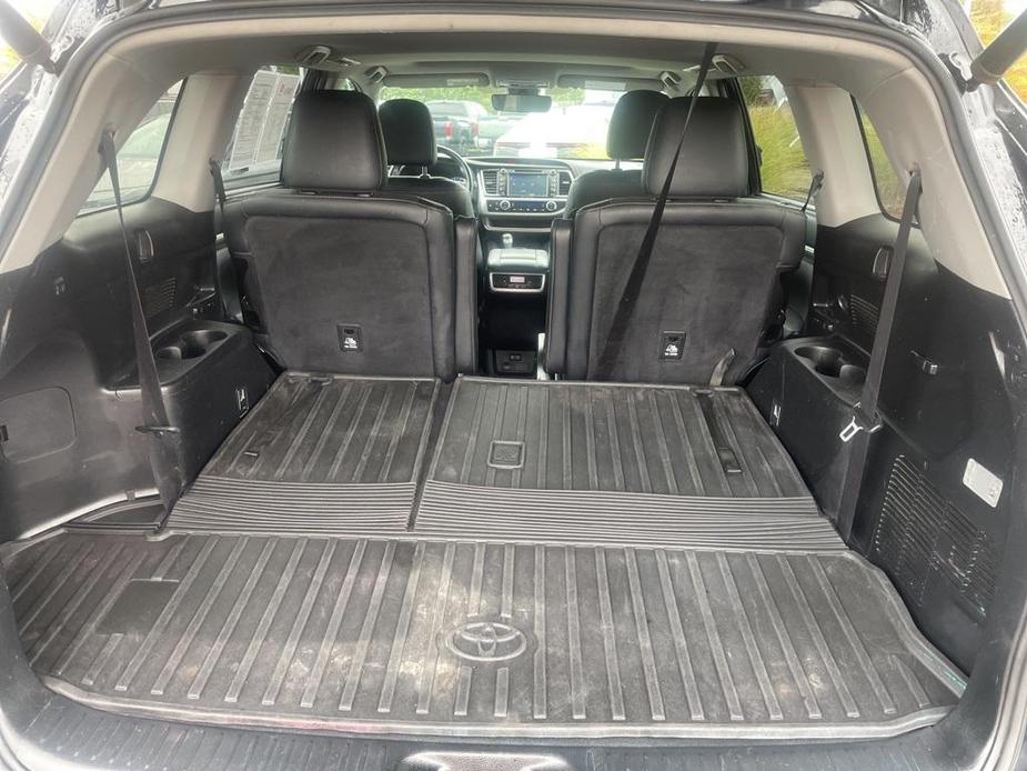 used 2019 Toyota Highlander car, priced at $27,733