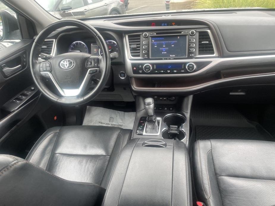 used 2019 Toyota Highlander car, priced at $27,733