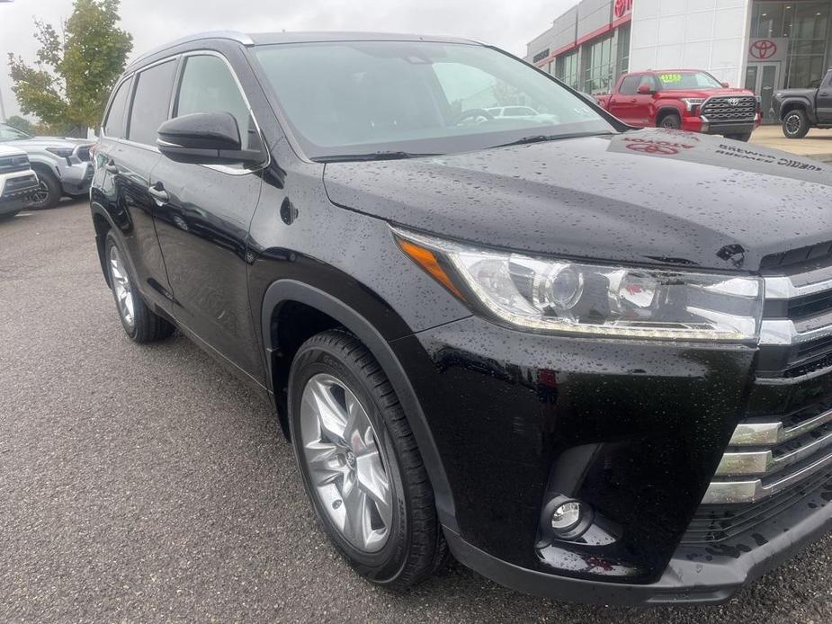 used 2019 Toyota Highlander car, priced at $27,733