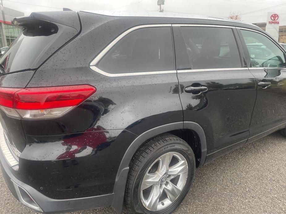 used 2019 Toyota Highlander car, priced at $27,733