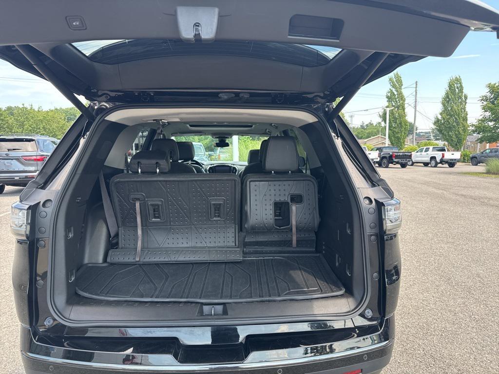 used 2018 Chevrolet Traverse car, priced at $19,177