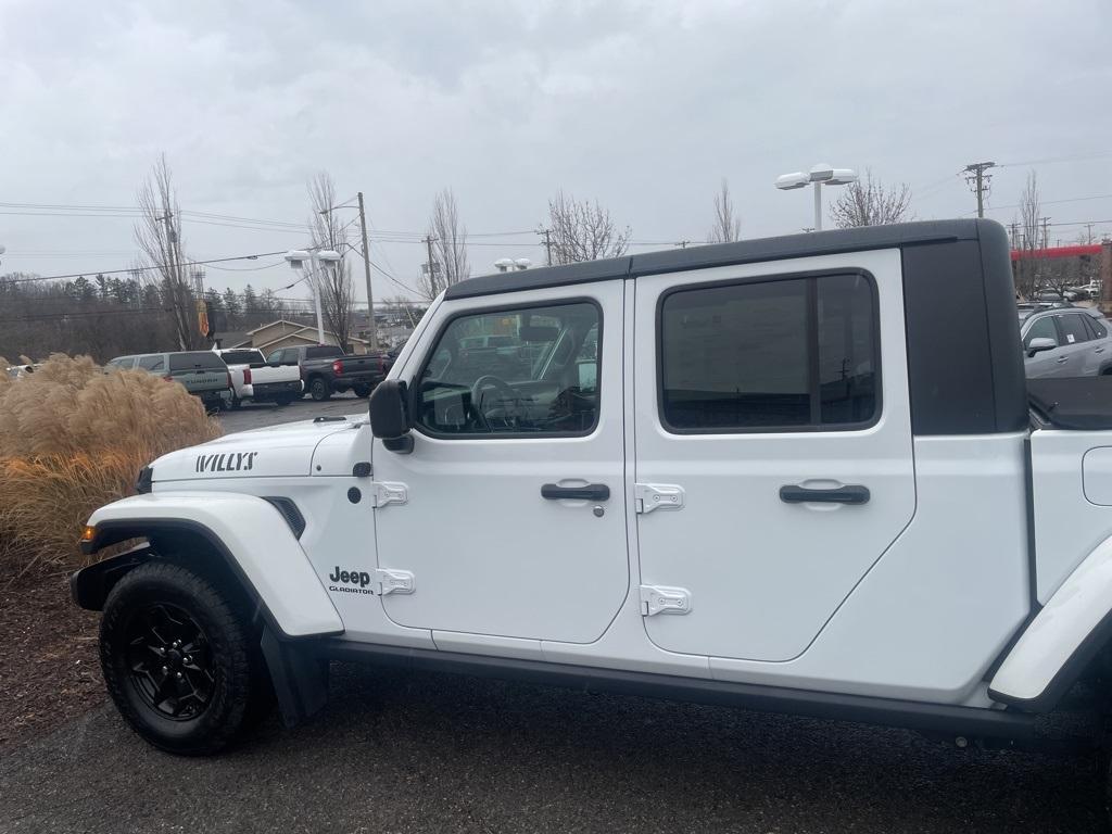 used 2021 Jeep Gladiator car, priced at $29,900